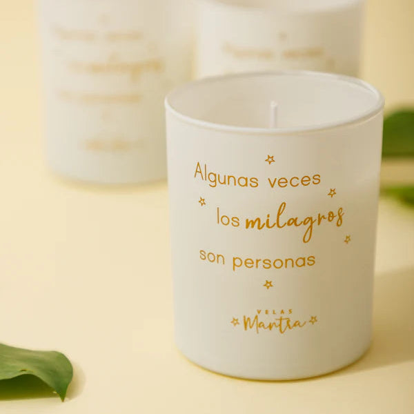 Vela - Algunas veces los milagros son personas.
