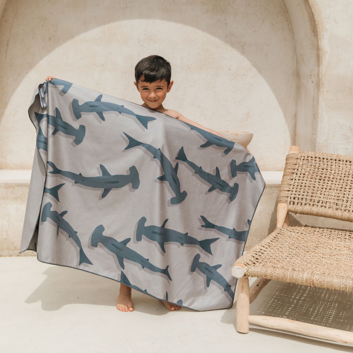 Toalla Playera de Microfibra - Tiburón gris