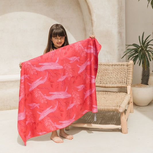 Toalla Playera de Microfibra - Ballena Coral